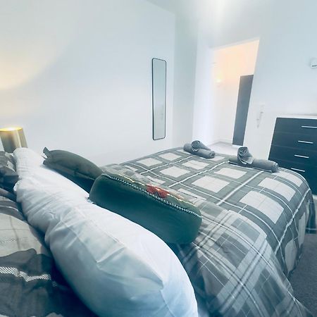 Cozy Spacious Ensuite Bedroom Shevington Exterior photo