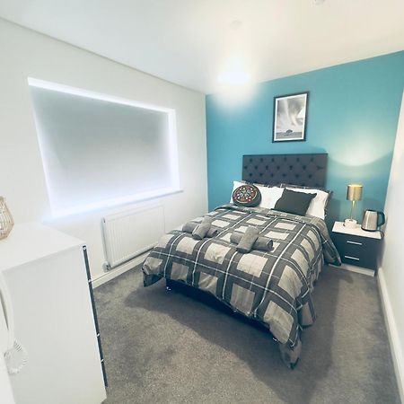 Cozy Spacious Ensuite Bedroom Shevington Exterior photo