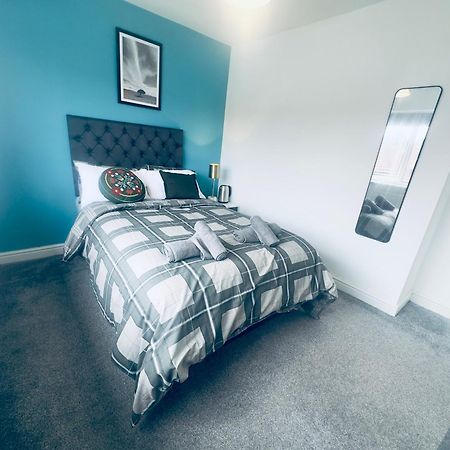 Cozy Spacious Ensuite Bedroom Shevington Exterior photo