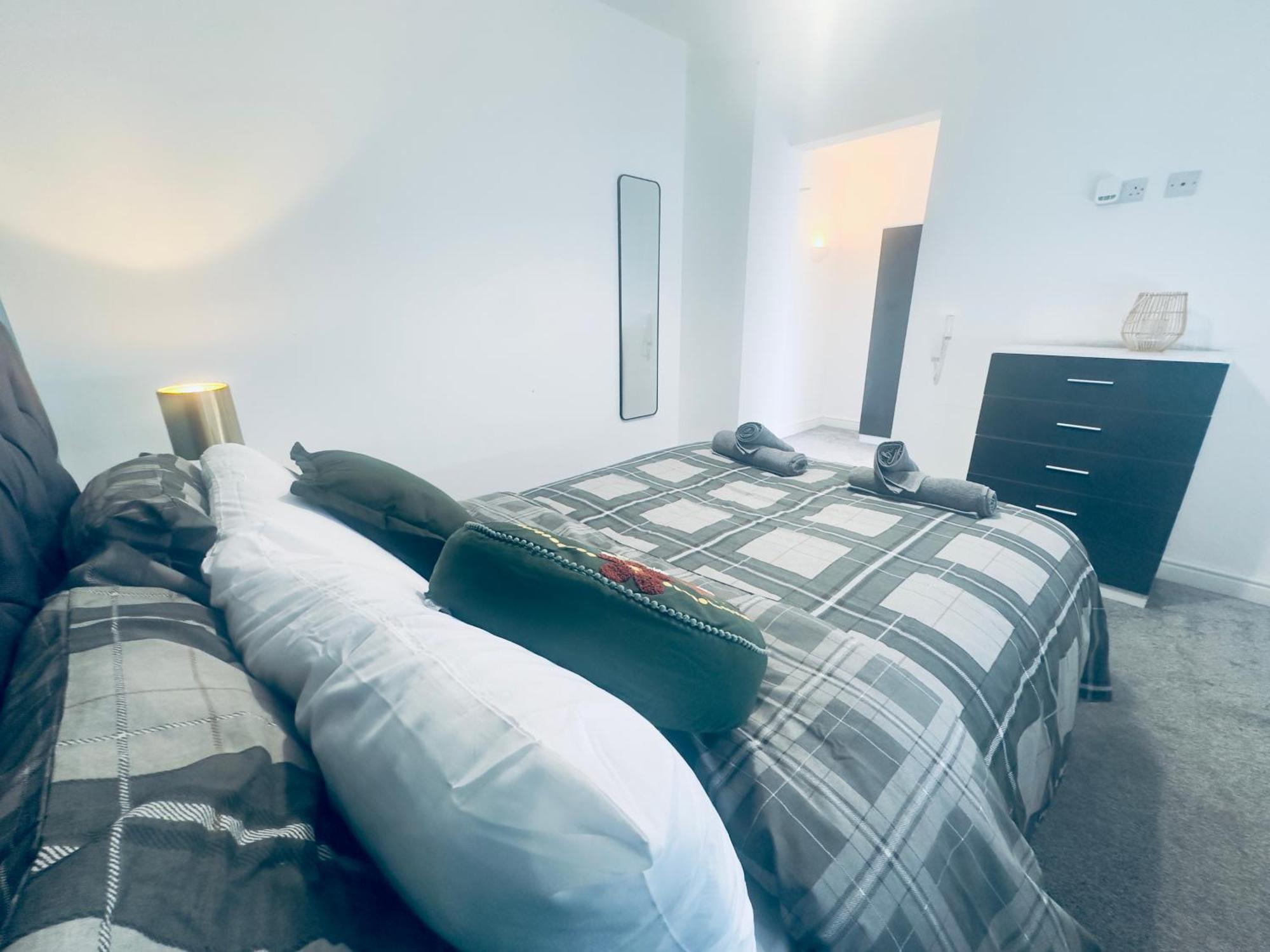Cozy Spacious Ensuite Bedroom Shevington Exterior photo