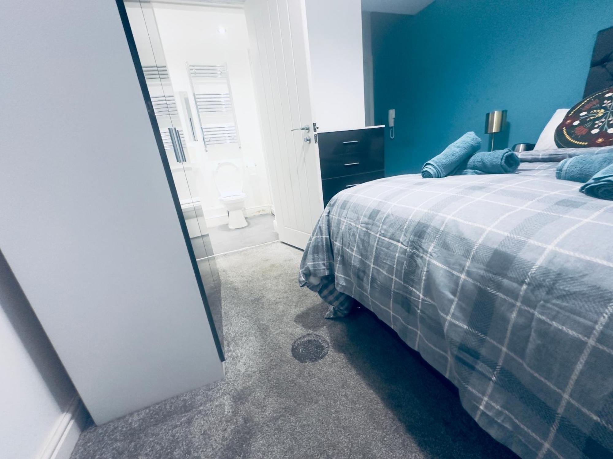 Cozy Spacious Ensuite Bedroom Shevington Exterior photo